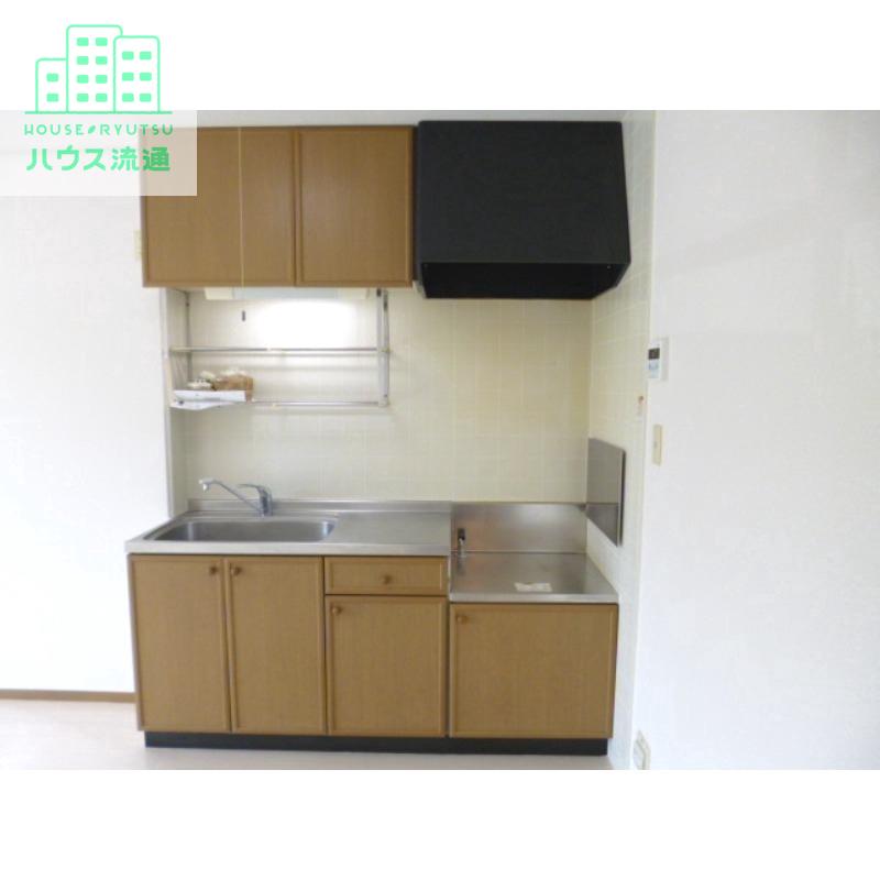 キッチン　※別号室反転タイプのお部屋です