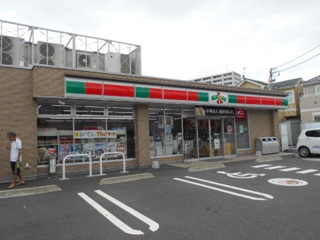 コンビニ　サンクス秦野本町店（コンビニ）まで811m