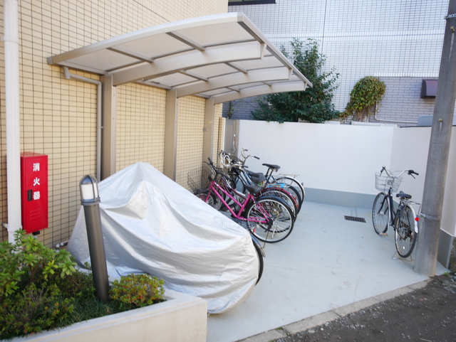 その他共有部分　★敷地内に屋根付き駐輪場がございます★