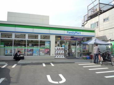 コンビニ　ファミリーマート杉並成田東三丁目店（コンビニ）まで360m