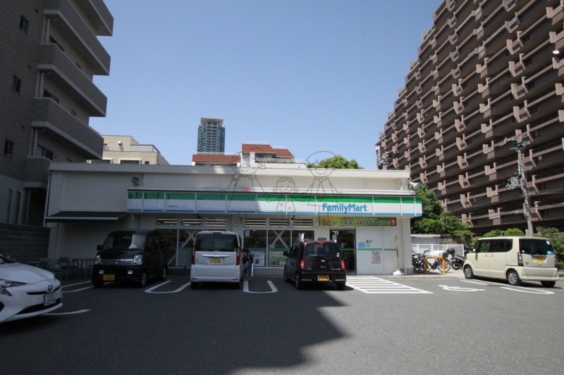 コンビニ　ファミリーマート松崎町店（コンビニ）まで283m