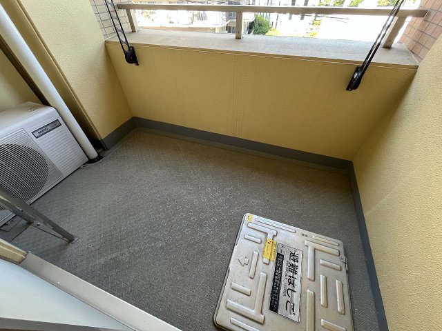 バルコニー　お洗濯にも便利なバルコニー付き