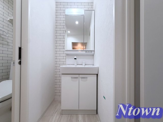 洗面設備　独立洗面台で身支度をすべて済ませてしまいましょう