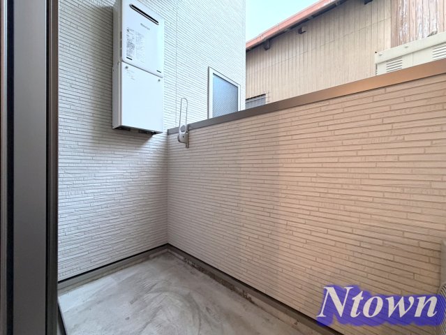 バルコニー　お洗濯にも便利なバルコニー付き