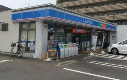 コンビニ　ローソン 川崎生田八丁目店（コンビニ）まで77m