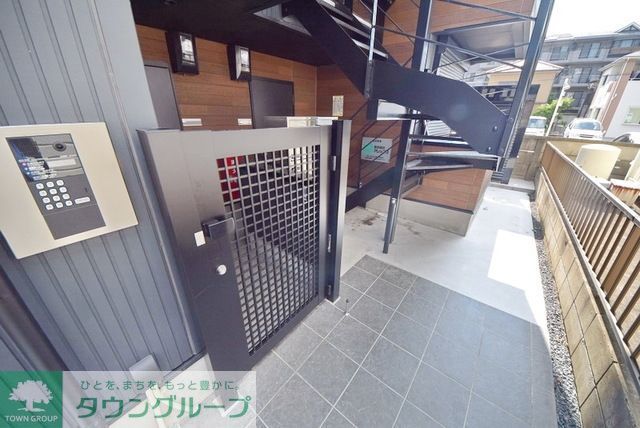 エントランス　お部屋探しはタウンハウジング稲毛店まで！ＴＥＬ：043-…