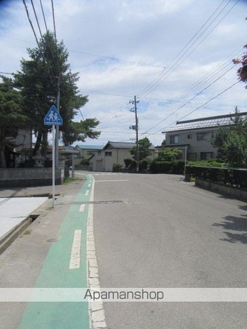 その他　前面道路（その他）まで0m