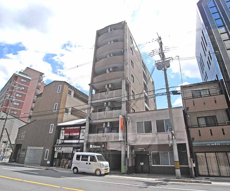 建物外観　駅が近く、生活に便利です。