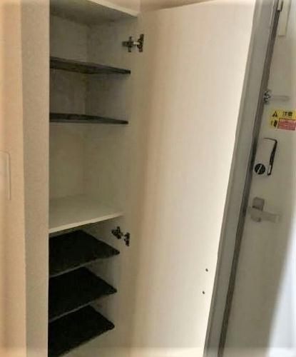 玄関　下駄箱