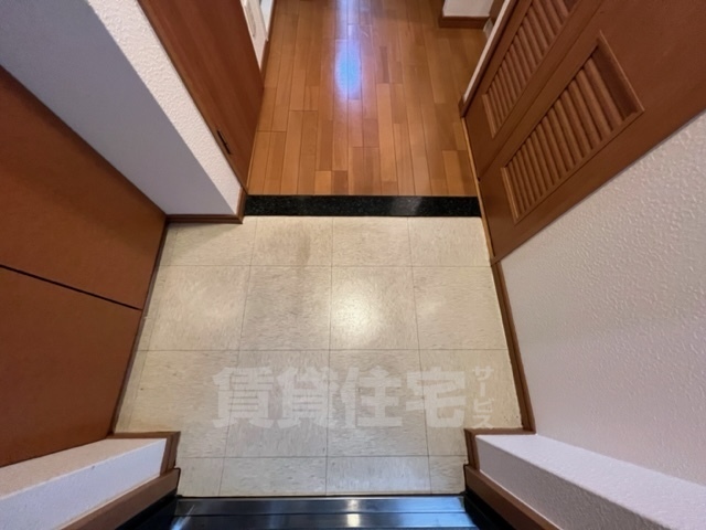 プレサンス東本町の玄関写真