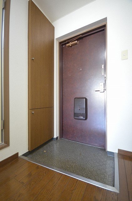 玄関　同物件別号室の写真です。