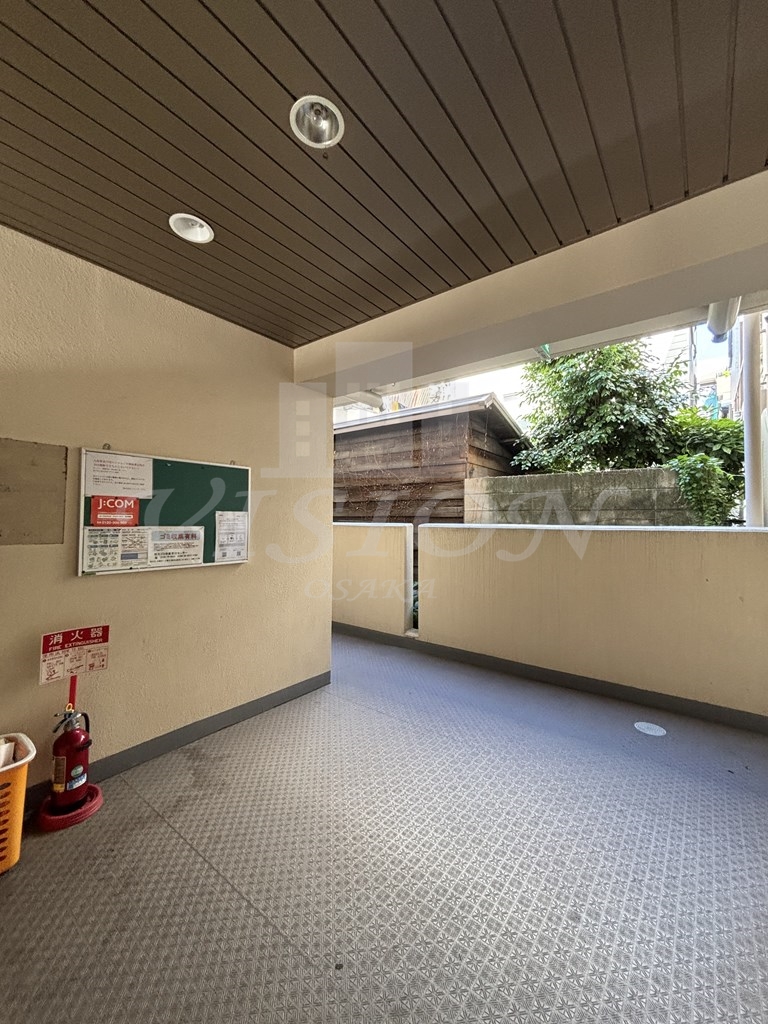 ＪＲ東海道本線 塚本駅 徒歩10分 3階建 築31年の外観写真
