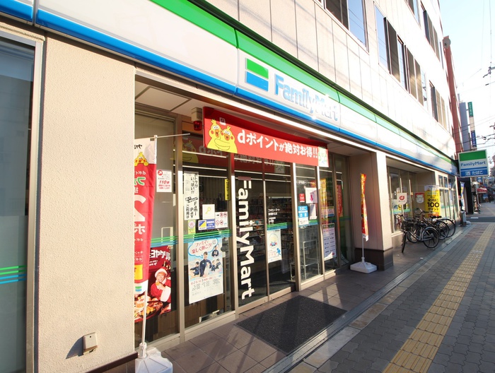 コンビニ　ファミリーマート鶴橋駅北店（コンビニ）まで319m