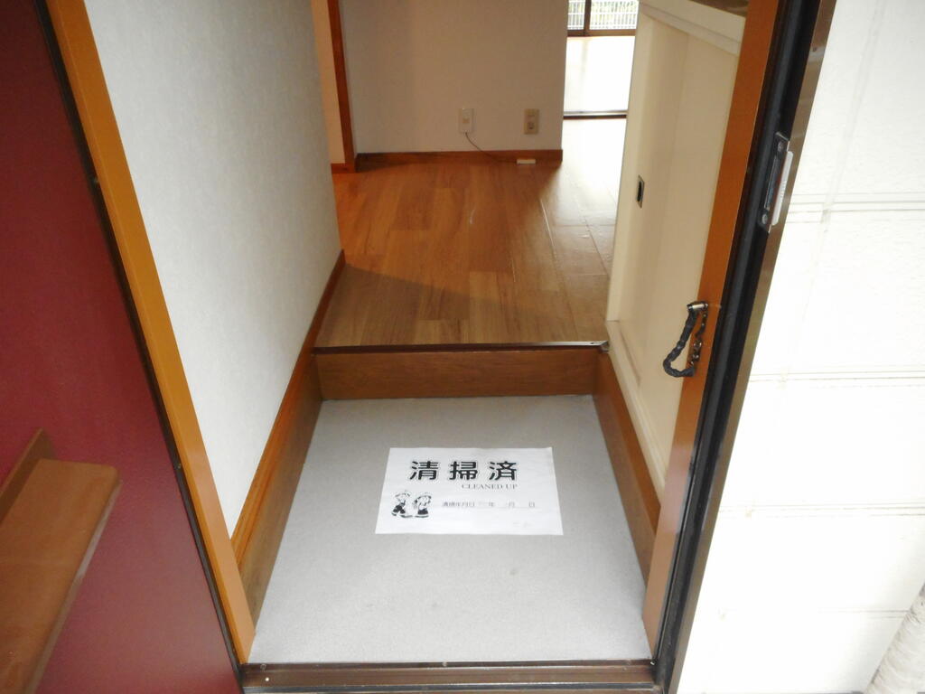 アパル日の出の玄関写真