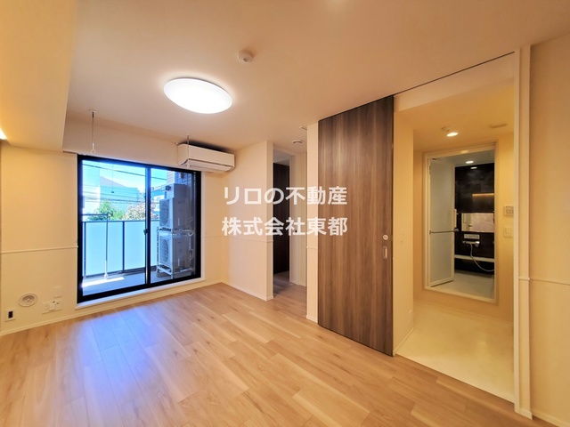 京王線 千歳烏山駅 徒歩7分 3階建 築2年の居間写真
