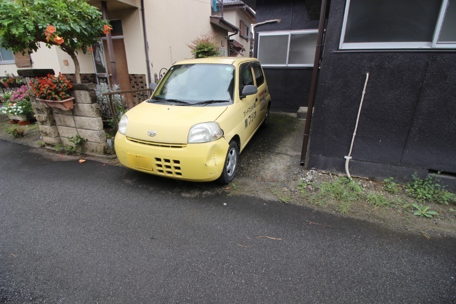 駐車場　駐車場
