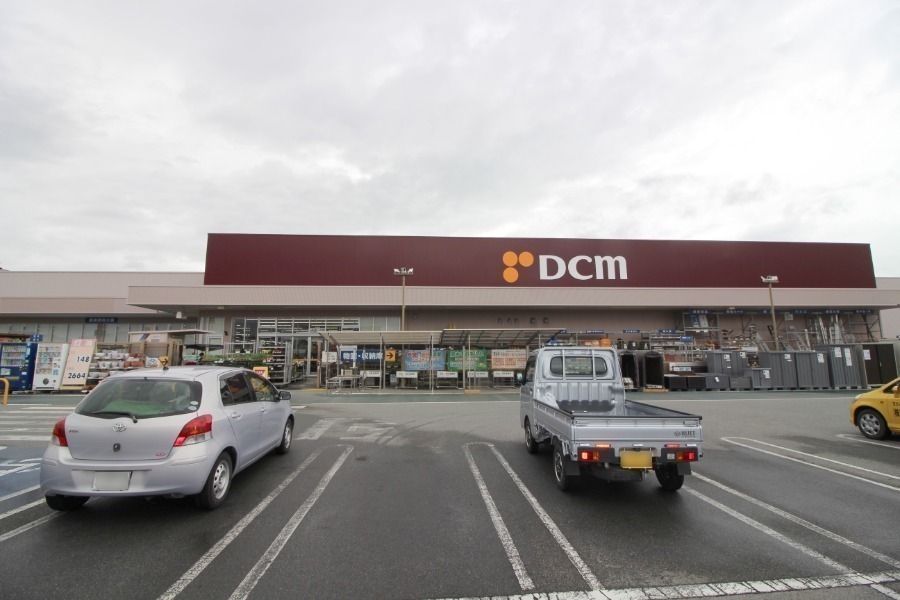 ホームセンター　DCM竜王駅前店（ホームセンター）まで889m