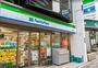 コンビニ　ファミリーマート 赤坂駅前店（コンビニ）まで577m