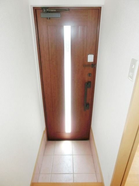 玄関　玄関収納もたっぷりです