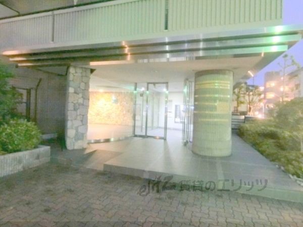 エントランス　エントランス