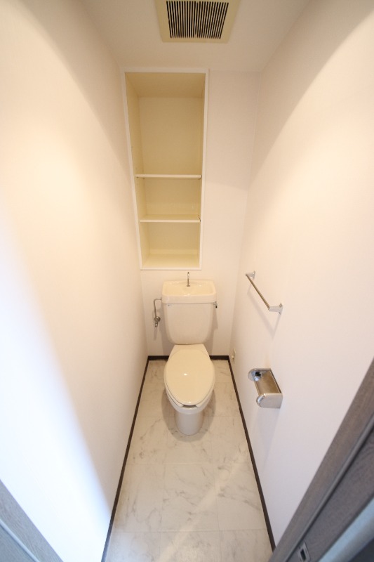 ＪＲ東海道本線 甲子園口駅 徒歩13分 4階建 築32年のトイレ写真