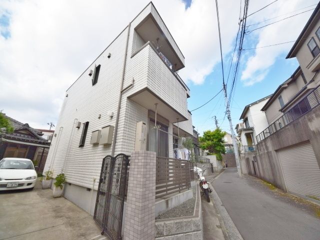京急本線 上大岡駅 徒歩8分 2階建 築12年の外観写真
