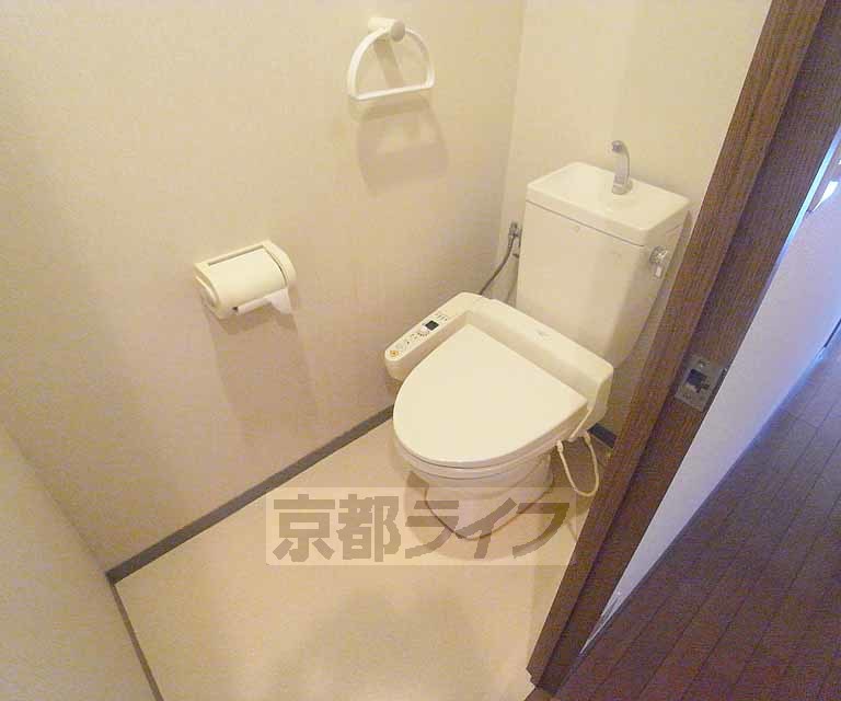 トイレ　ウォシュレットつきです