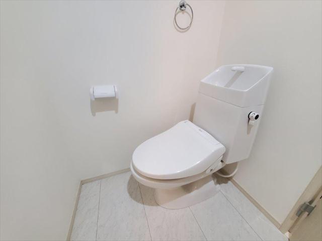 ＪＲ高崎線 桶川駅 徒歩7分 3階建 築4年のトイレ写真