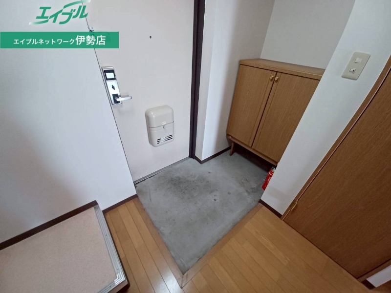 コートドール久留山の玄関写真