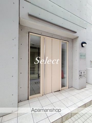 京急本線 上大岡駅 徒歩8分 5階建 築19年の外観写真