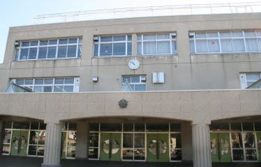 小学校　札幌市立大谷地東小学校（小学校）まで563m
