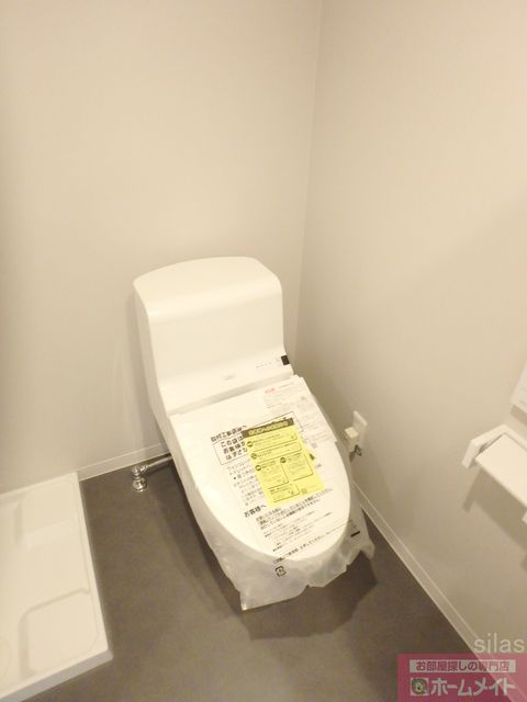 トイレ　同施工会社・同型モデルの室内です。（参考写真・イメージ写真）