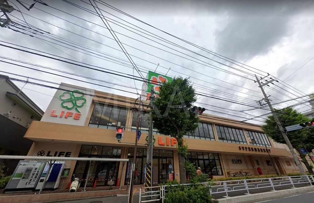 スーパー　ライフ青葉しらとり台店（スーパー）まで320m