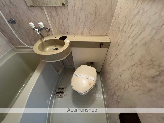 阪急神戸線 十三駅 徒歩8分 9階建 築37年のトイレ写真
