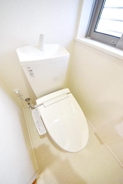 ＪＲ常磐線 柏駅 徒歩17分 2階建 築11年のトイレ写真