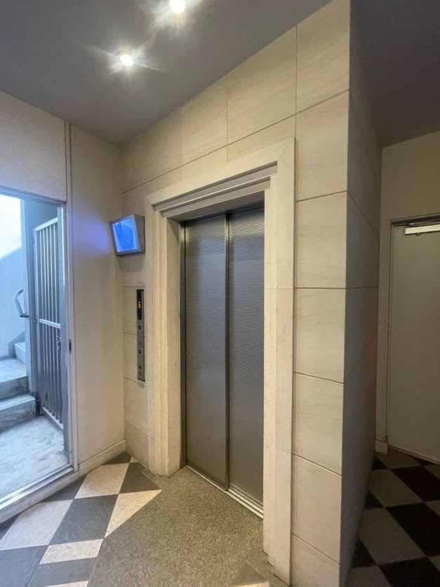 エスティ・ロアール神戸駅前の外観写真