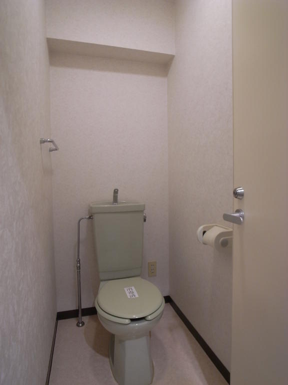 東京メトロ東西線 葛西駅 徒歩2分 10階建 築35年のトイレ写真