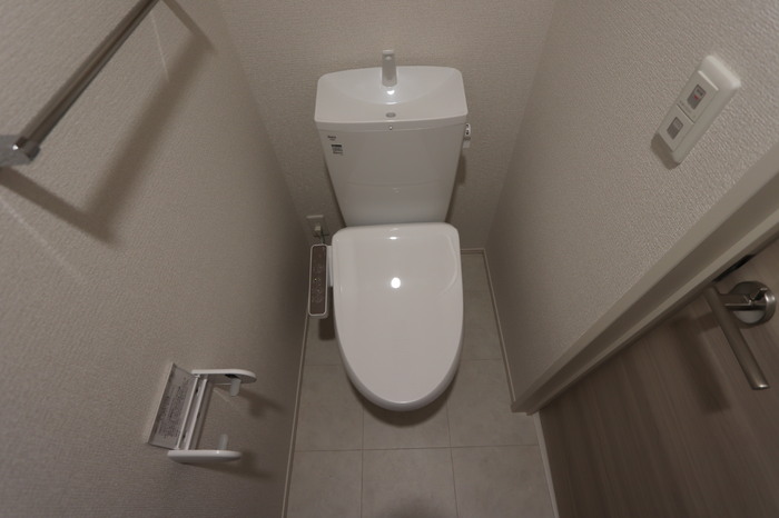 ＪＲ山陽本線 福山駅 徒歩16分 3階建 築1年のトイレ写真