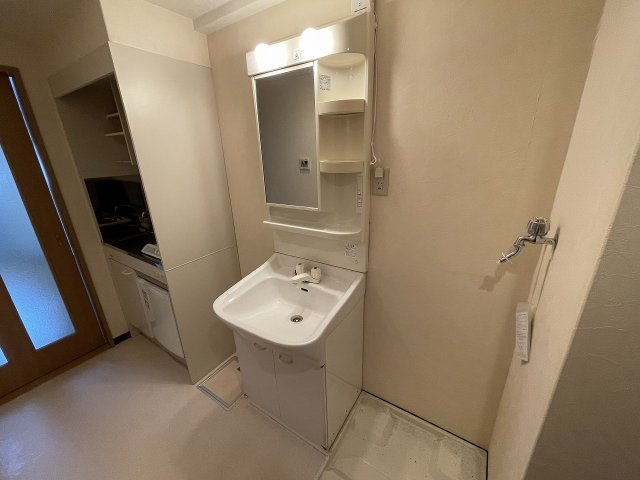 洗面設備　コンパクトで使いやすい洗面所