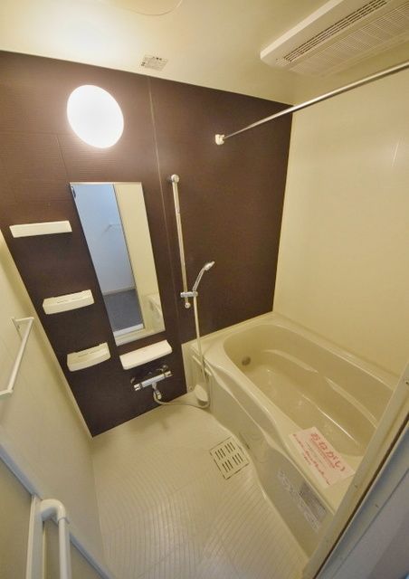京急逗子線 逗子・葉山駅 徒歩7分 3階建 築8年の風呂写真
