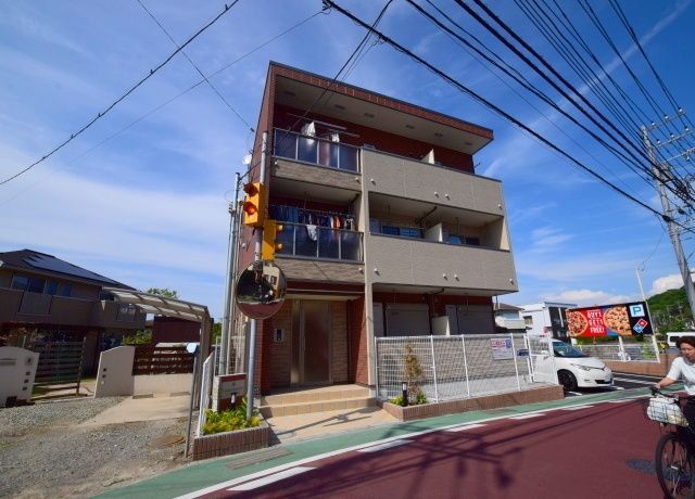 京急逗子線 逗子・葉山駅 徒歩7分 築8年