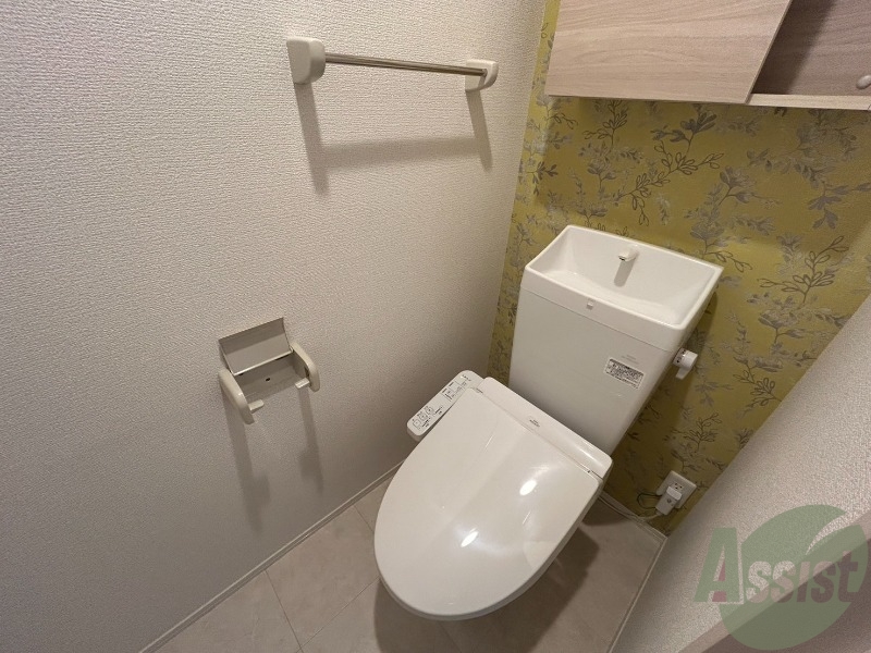 トイレ　トイレはウォシュレット機能付きです。安心して使用できますね。