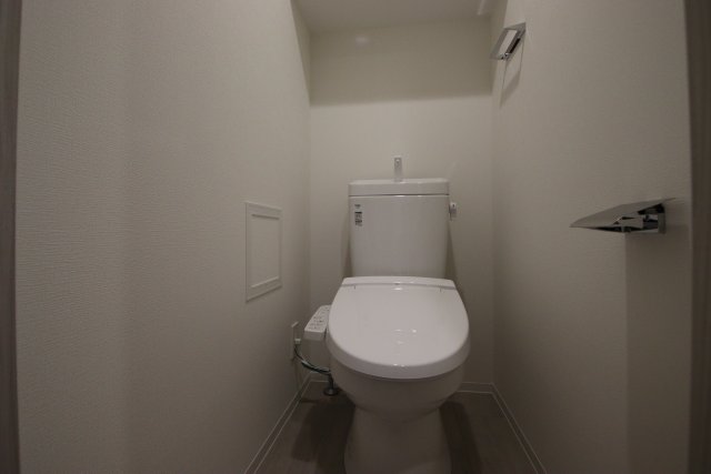 トイレ　※同建物内別室の参考写真です