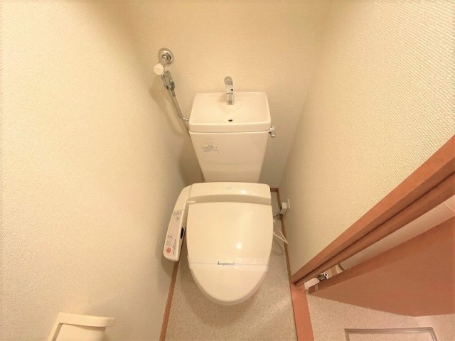 レオパレスアルト中島のトイレ写真