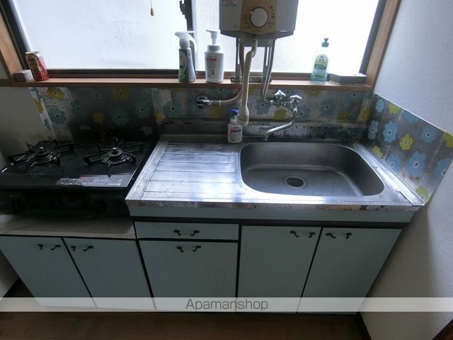 上毛電鉄 西桐生駅 徒歩34分 2階建 築42年のキッチン写真