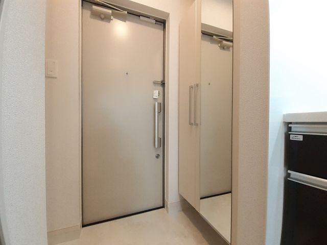 シャルマン昭和町の玄関写真