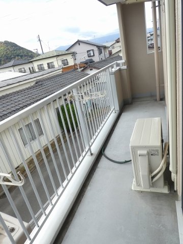 バルコニー　陽当たり良好なバルコニーです