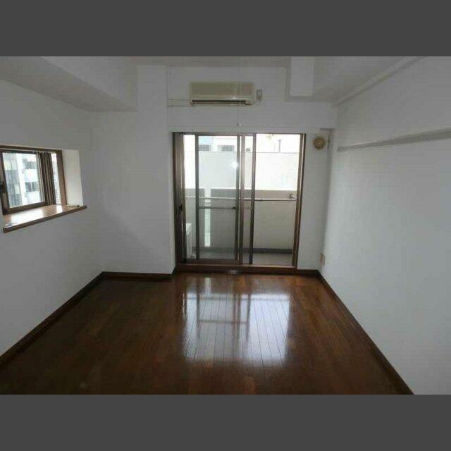 居室・リビング　※別部屋の参考写真です。