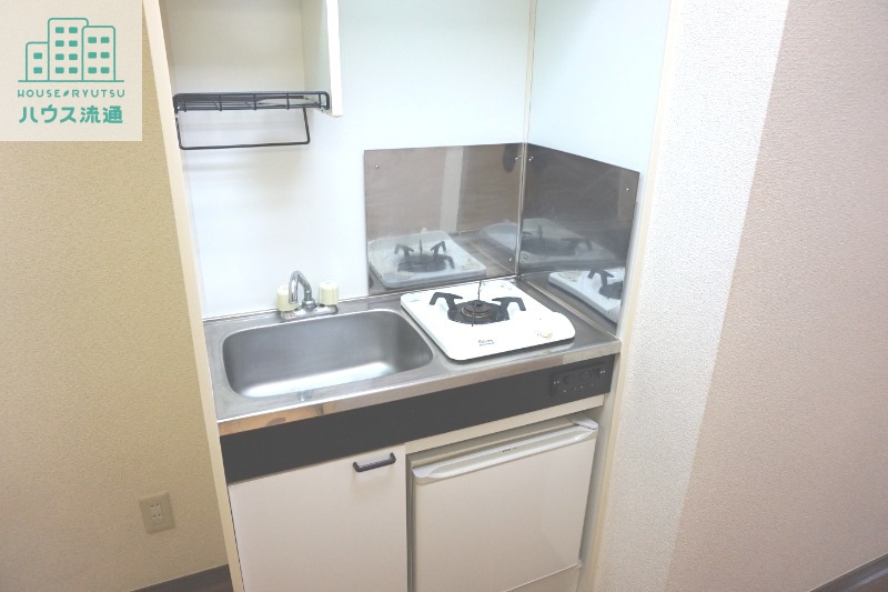 キッチン　※反転タイプ別号室の写真です