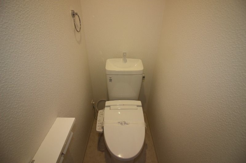 西鉄天神大牟田線 大橋駅 徒歩10分 7階建 築45年のトイレ写真